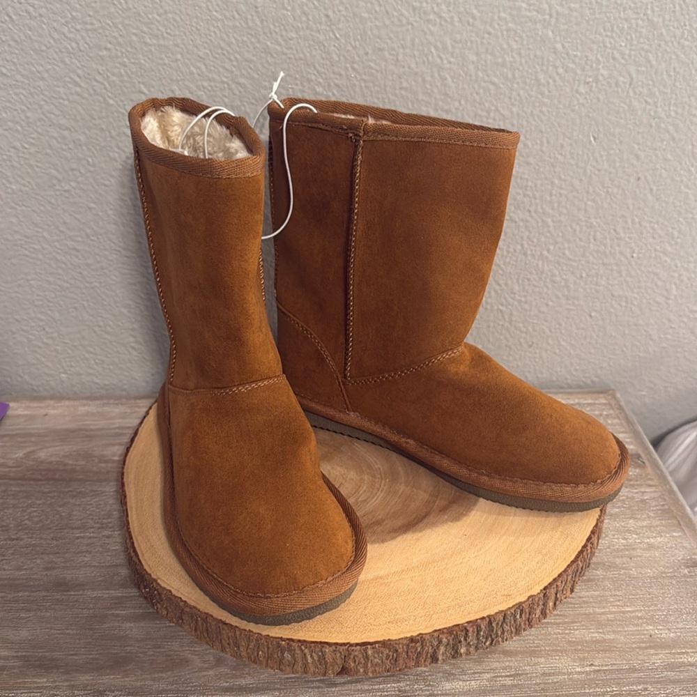 HARPER CANYON
Everly Faux Fur Lined Boot  size 3M chestnut brown …